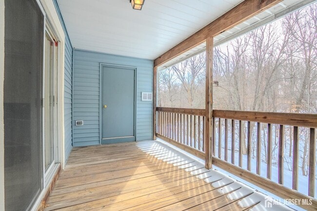 Building Photo - 32 Tanglewood Ct