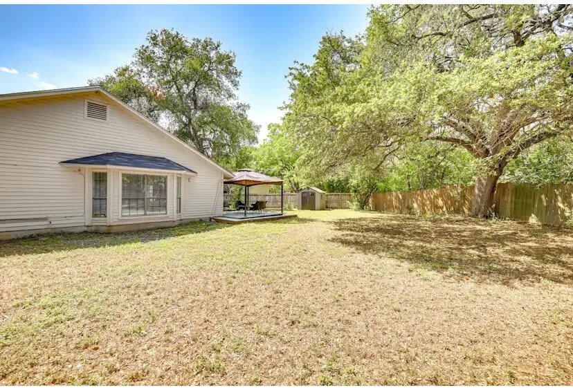 Building Photo - Room in House on Sunlit Grove