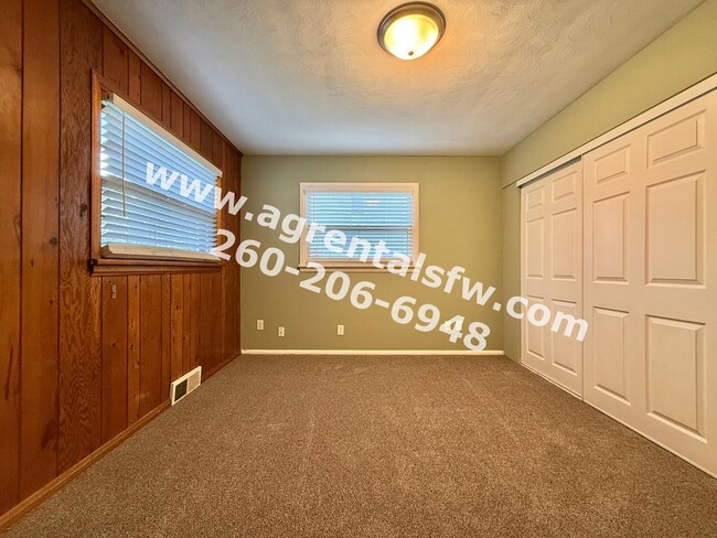 Building Photo - 4620 Taylor St