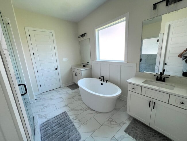 Building Photo - 4826 Annabell Cir S