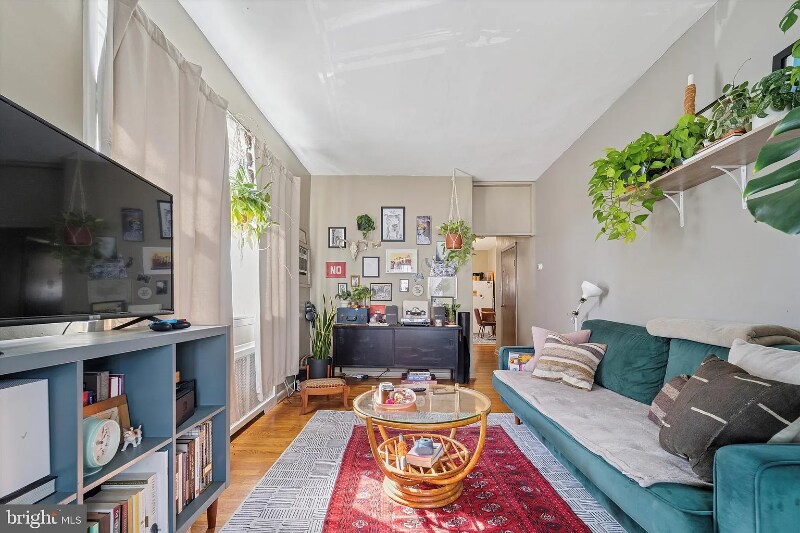 Building Photo - 2842 Cedar St