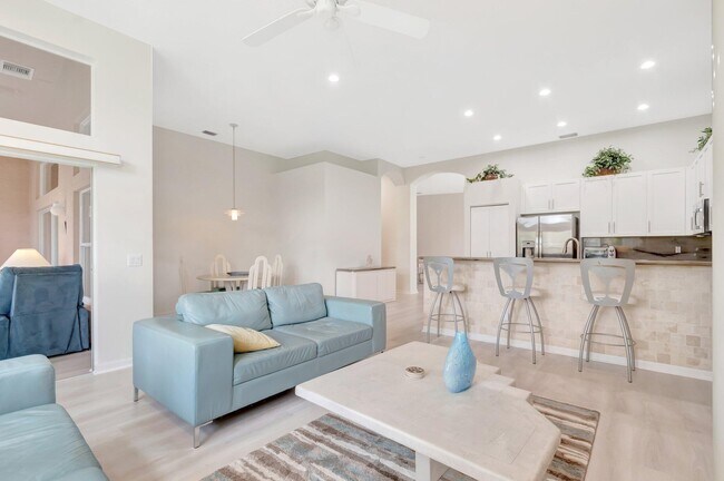 Building Photo - 7566 Pebble Shores Terrace