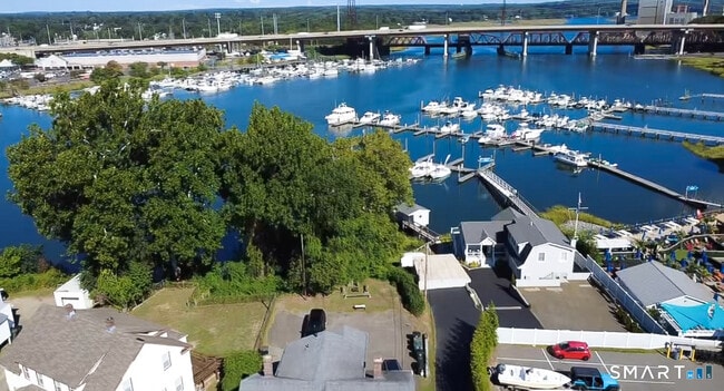 Building Photo - 26 Bridgeport Ave