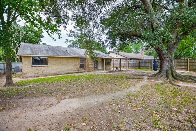 Building Photo - 19402 Leafwood Ln
