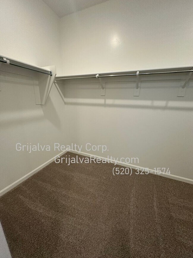 Building Photo - 9738 W Larson St