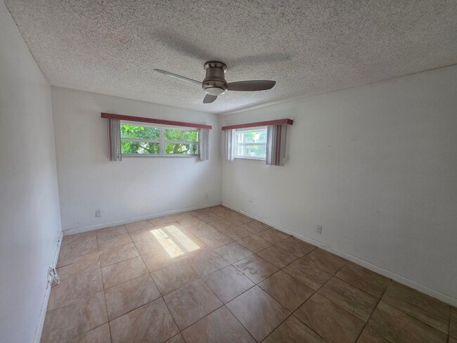 Building Photo - 7195 NW 9th Ct