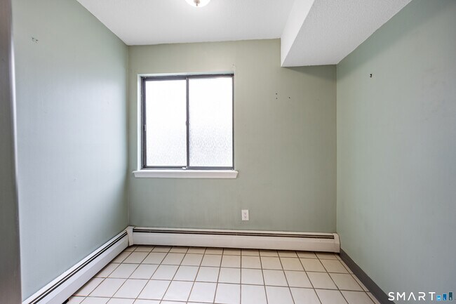 Building Photo - 5 Staunton Ct