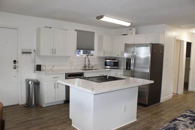 Primary Photo - Loha