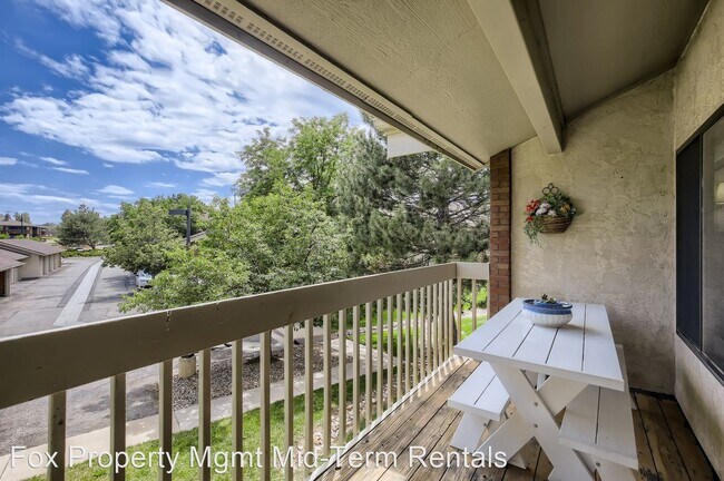 Building Photo - 2 br, 2 bath House - 565 Manhattan Dr #202