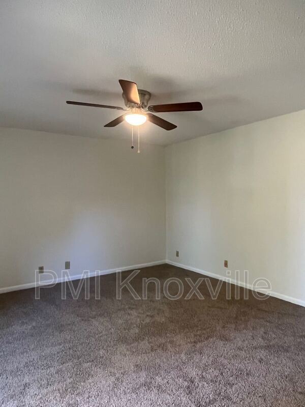 Building Photo - 9120 Woodpark Ln