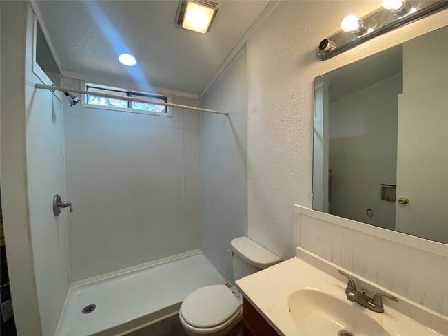 Building Photo - 28613 Netawake Ct