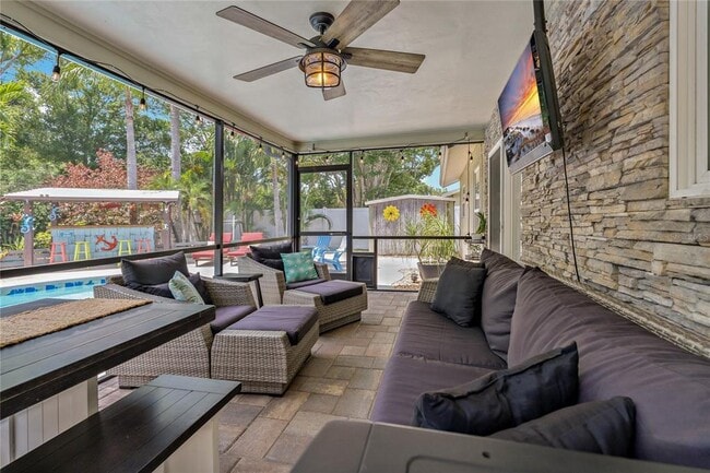 Building Photo - 808 Rustic Oaks Dr