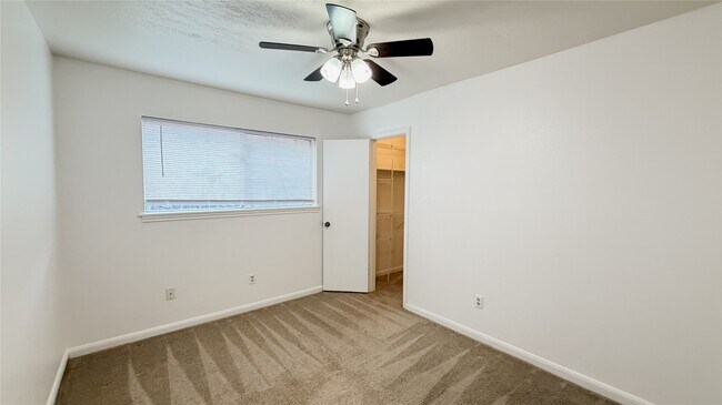 Building Photo - 18010 Blundell Dr