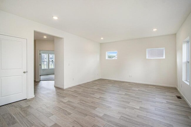 Building Photo - Four Bedroom House in Texas Township