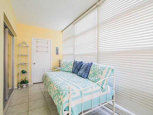 Building Photo - 5400 Jimmy Buffett Mem Hwy