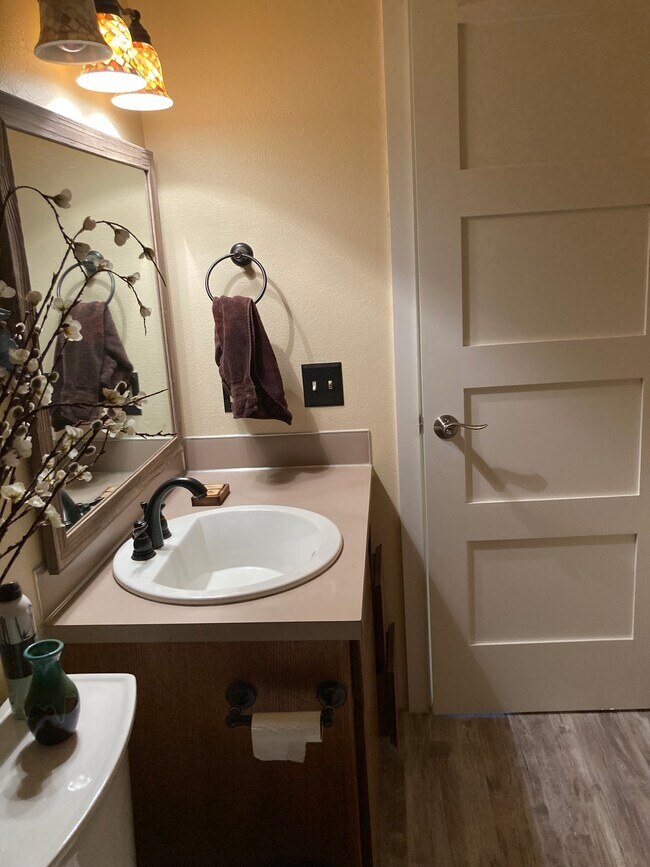 Guest bathroom - 14217 55th Ave SE