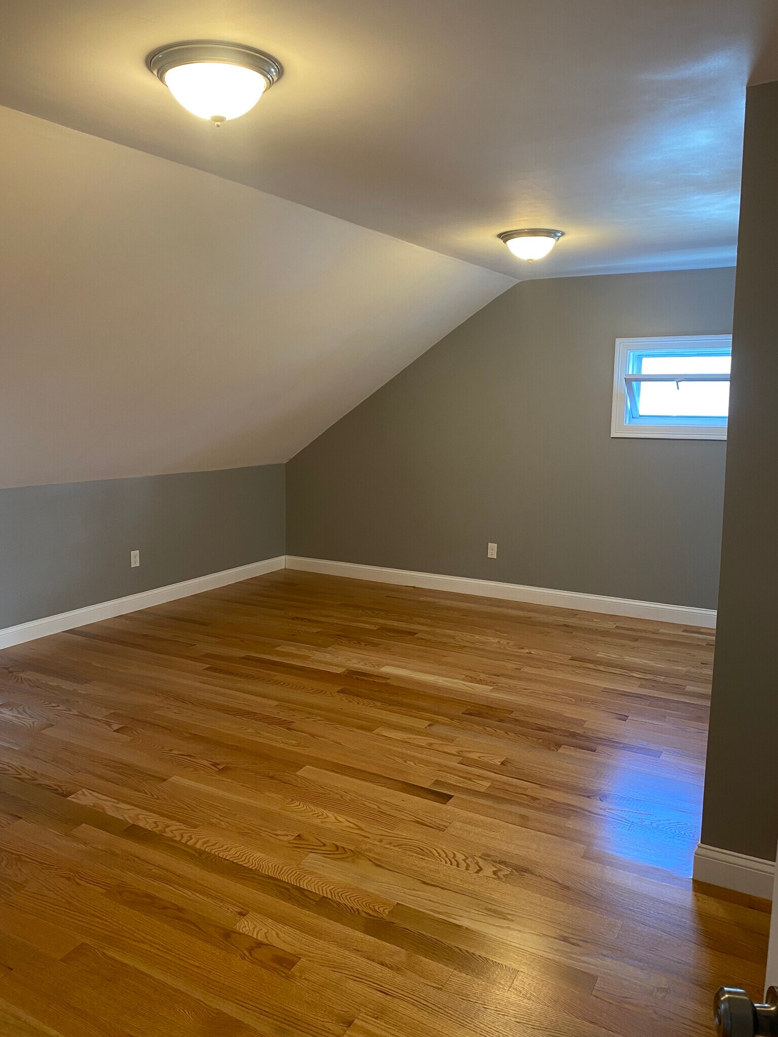 Building Photo - 1190 Plymouth Ave