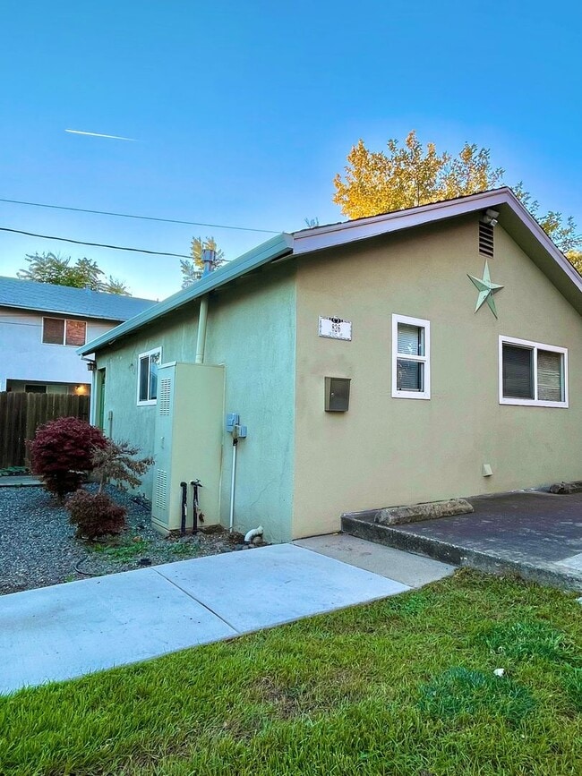 Building Photo - **Pre-Leasing for Summer 2026**  New and Improved 3 Bed 2 Bath Home