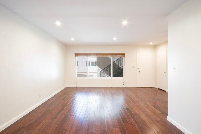 Building Photo - 2721 2nd St