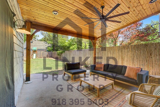 Building Photo - Beautiful Maple Ridge Home