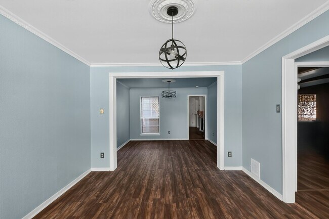 Building Photo - 9223 Tooley Dr