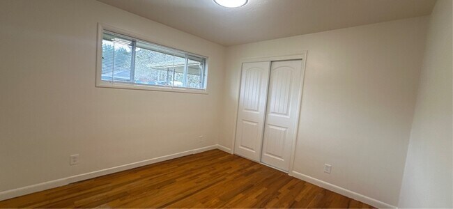 Building Photo - 938 Madison St