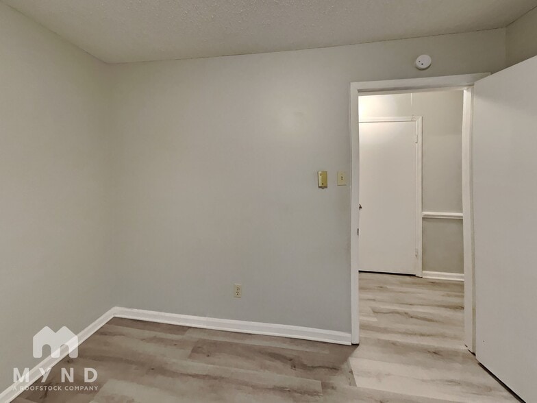 Building Photo - 9155 Mason St