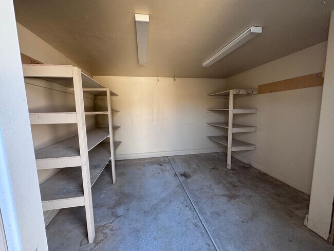 Building Photo - Beautiful Draper Home for Rent!