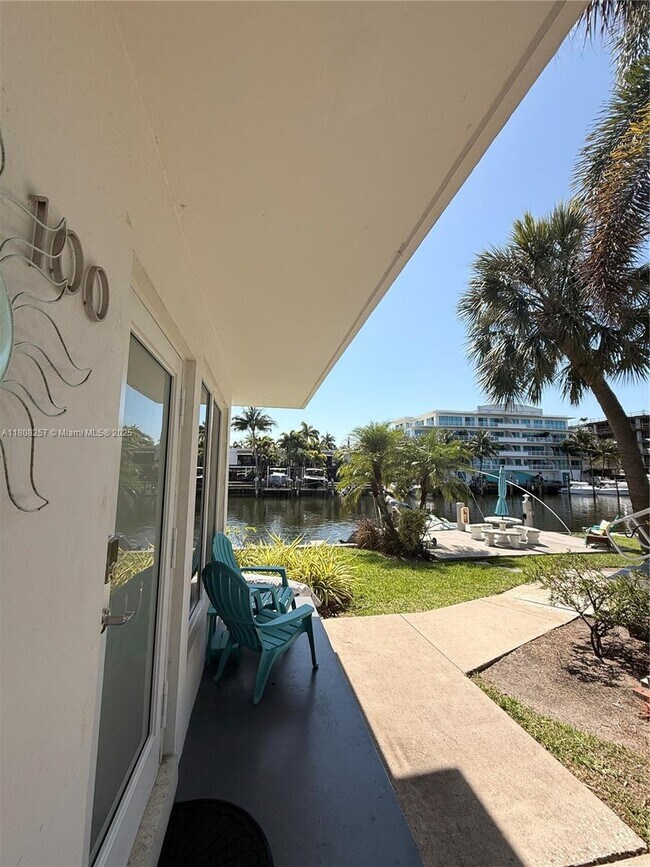 Building Photo - 180 Isle of Venice Dr