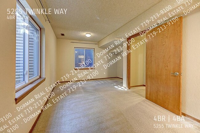 Building Photo - 5255 Twinkle Way