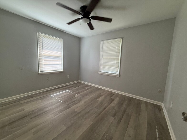 Building Photo - 126 Sherwood Dr