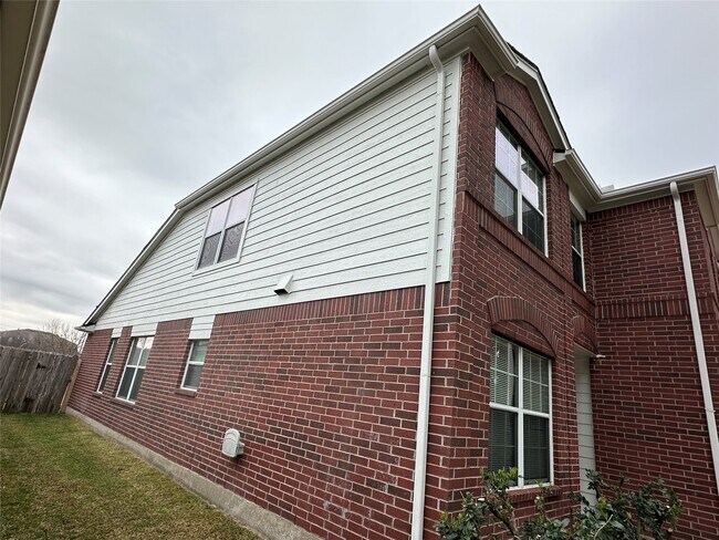Building Photo - 14915 Sugar Sands Dr