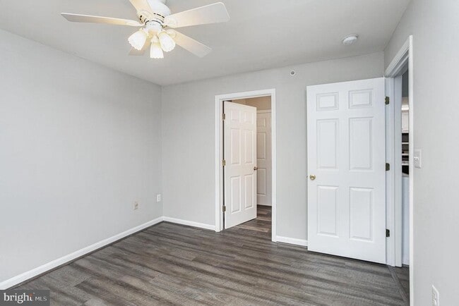 Building Photo - 1060 Gardenview Loop