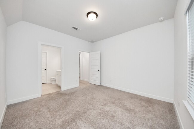 Building Photo - 20926 White Rock Crk Dr