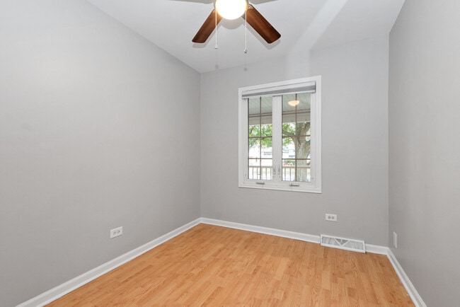 Building Photo - 8818 Fairway Dr