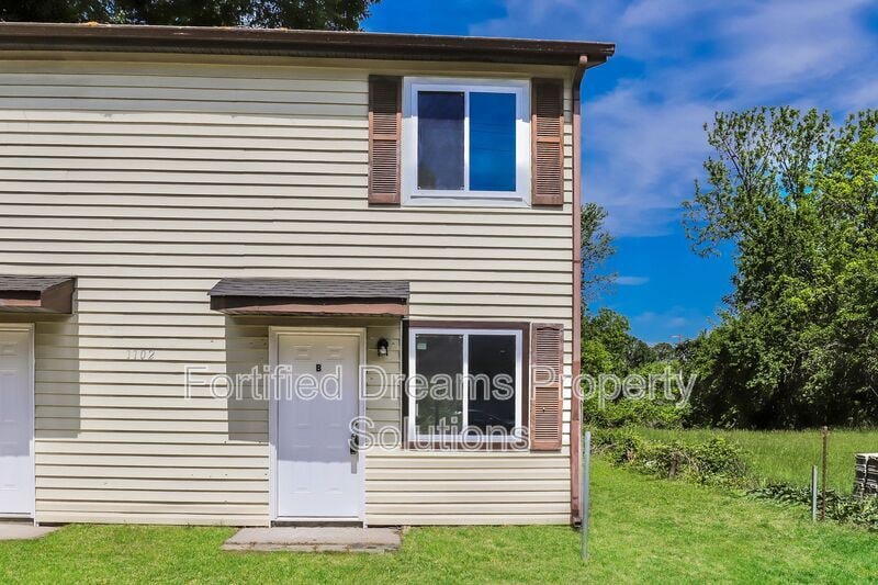 Building Photo - 1102 Campbell St
