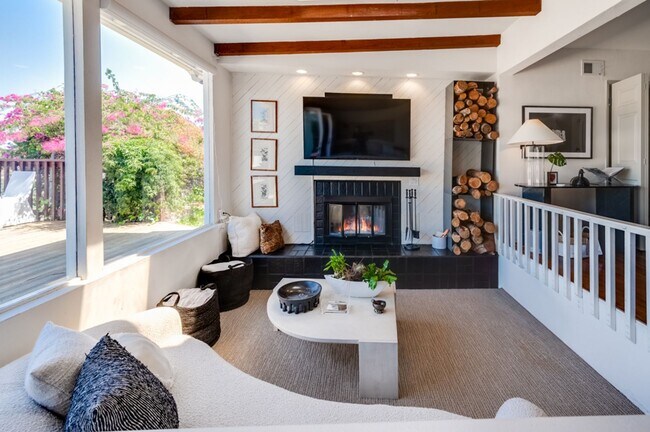 Building Photo - RARE! Lovely and Spacious Clairemont 4BD/2BA Home on Tecolote Canyon! - $5,995/mo!