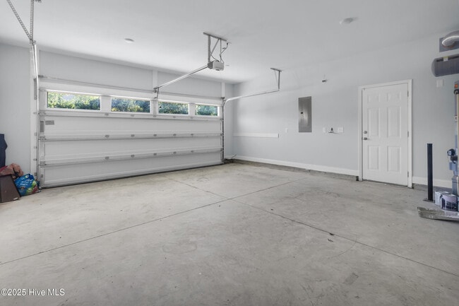Building Photo - 916 Terraces Ln