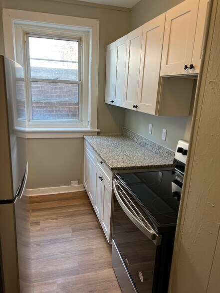 Building Photo - 931 Jackson St