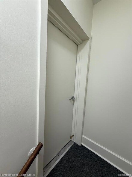 Building Photo - 107 W Grand River Ave