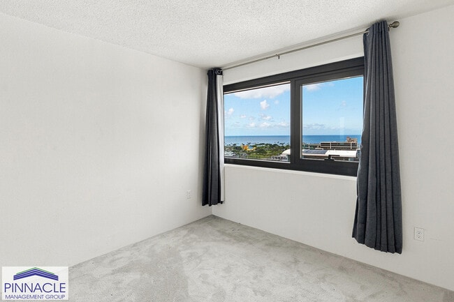Building Photo - 615 Keawe St