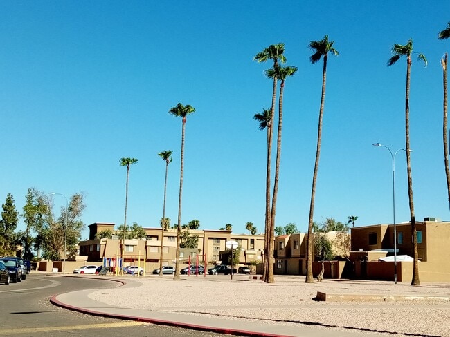 Building Photo - 4645 E Wood St