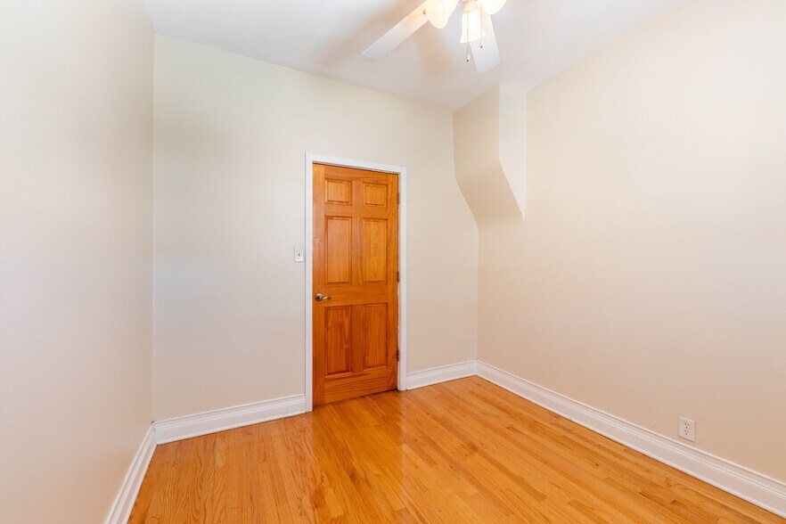 Building Photo - 2058 W 19th St