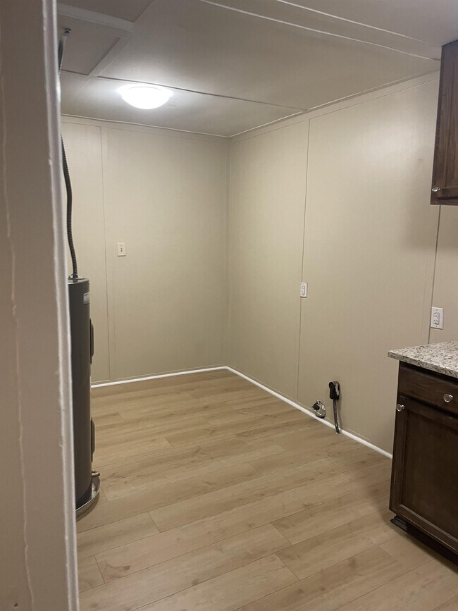 Building Photo - 504 Pearl St