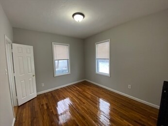 Building Photo - 25 Business St