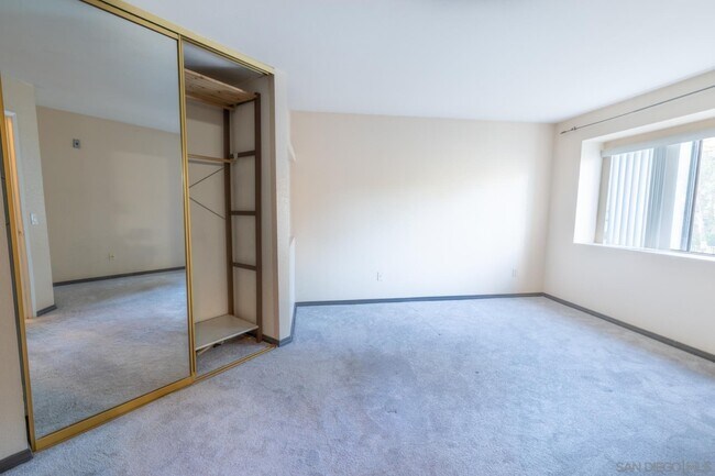 Building Photo - 9750 Mesa Springs Way