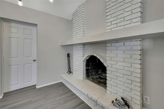 Building Photo - 3332 Vorden St