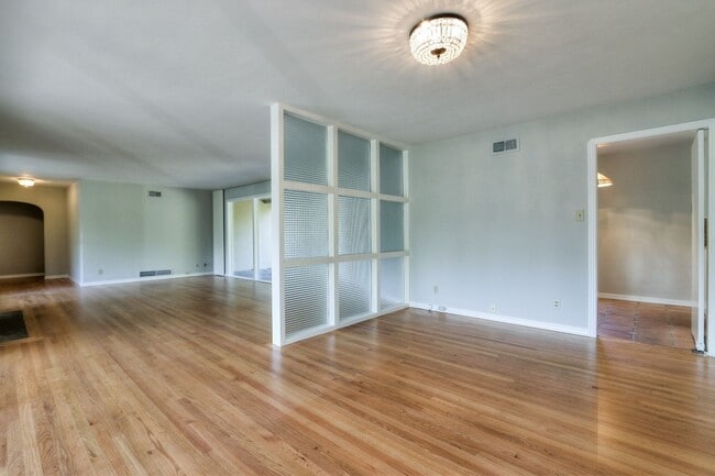 Building Photo - Home For Rent in Beautiful Saratoga!