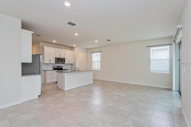 Building Photo - 2501 Southlawn Ln