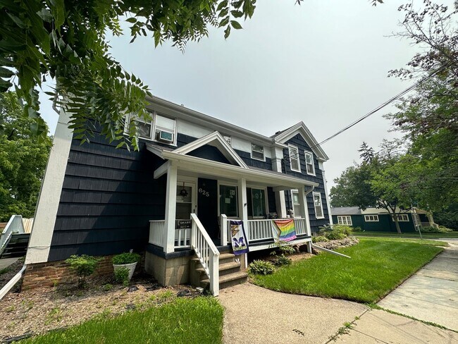 Building Photo - 625 S Barnes St